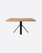 Mesa de comedor de teca reciclada con pie de hierro Jati