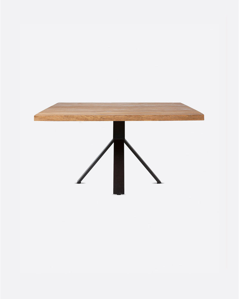 Mesa de comedor de teca reciclada con pie de hierro Jati