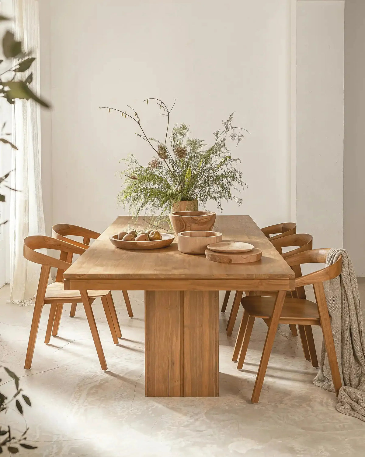 Mesa de comedor de teca reciclada Kerbang