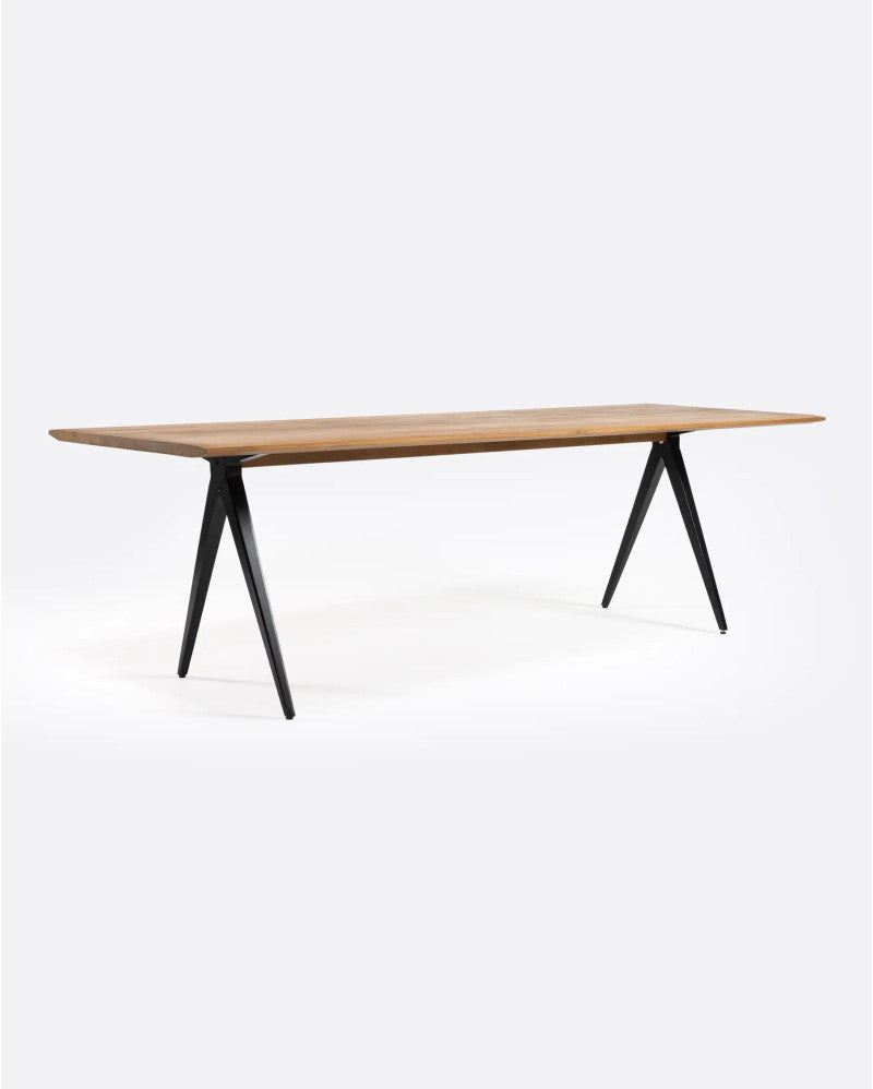 Mesa de comedor de teca reciclada y hierro Liku