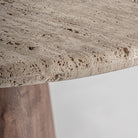 Mesa de comedor de travertino y mango Bentarique