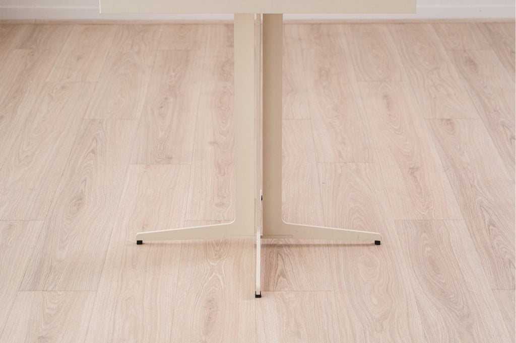 Mesa de Comedor Lunaris - pino_y_jacaranda