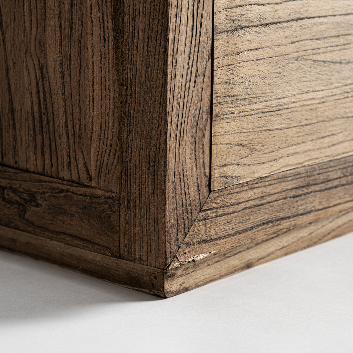 Mesita de noche de madera de olmo Aljezur