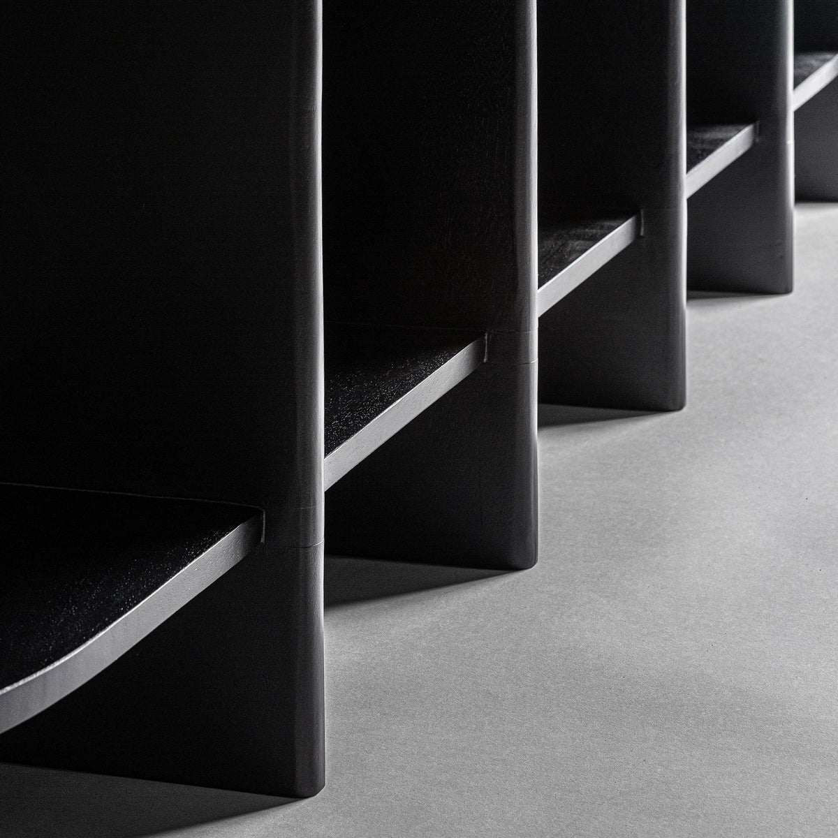 Mueble de TV de mango y mármol Palamós negro