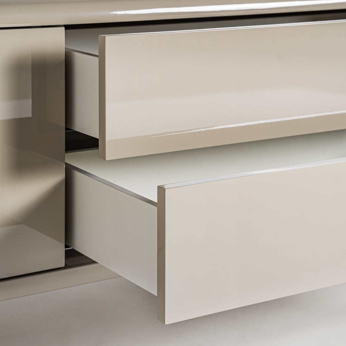 Mueble TV de madera crema Lagoa