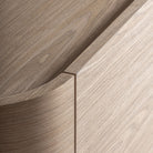 Mueble TV de roble color crema Guincho