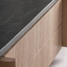 Mueble TV de roble y mármol negro Sines