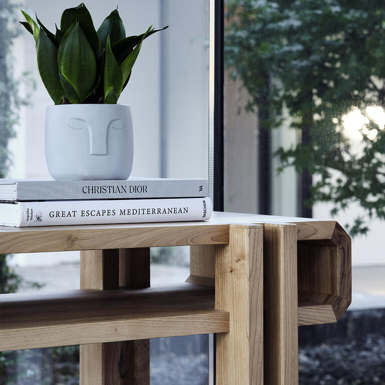 Consola de 8 patas rectas y tablero hueco de álamo Spica