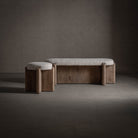 Pie de cama de olmo y tapizado beige Busot