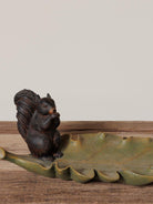 Plato Decorativo Hoja y Ardilla - #pino_y_jacaranda#