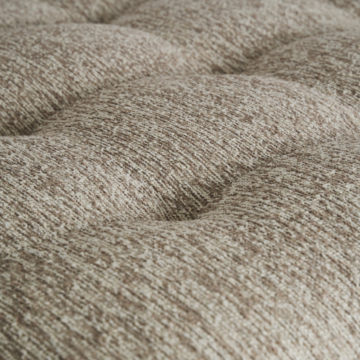 Puff tapizado beige Famorca