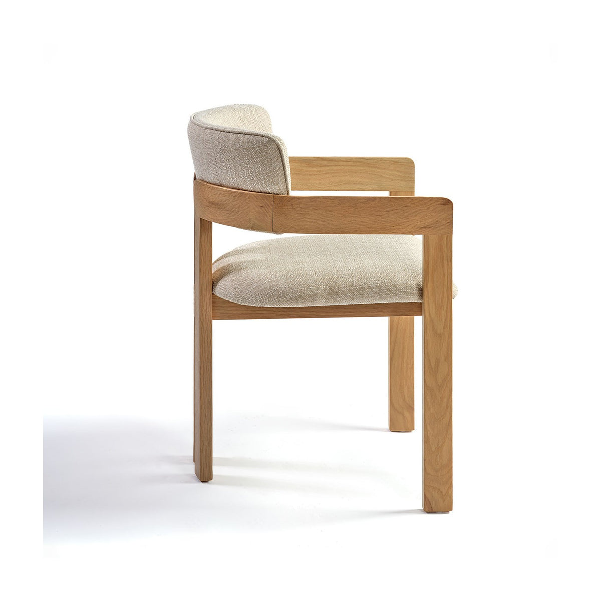 Sillón tapizado de roble claro Valverde