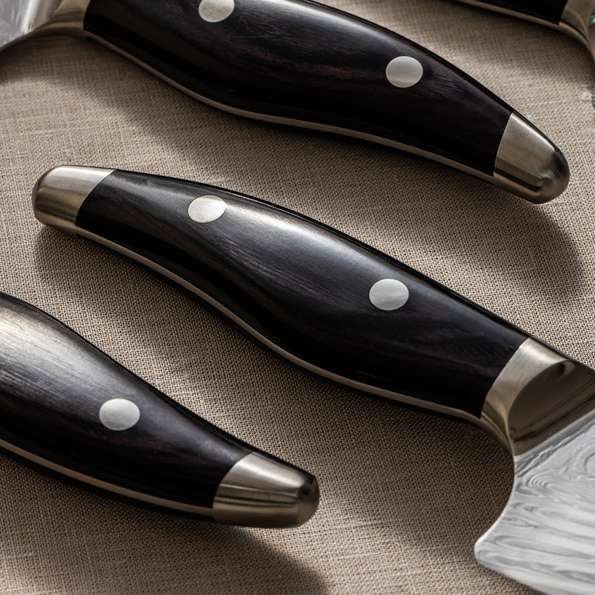 Cuchillo office Kai Shun Nagare Black 9 cm