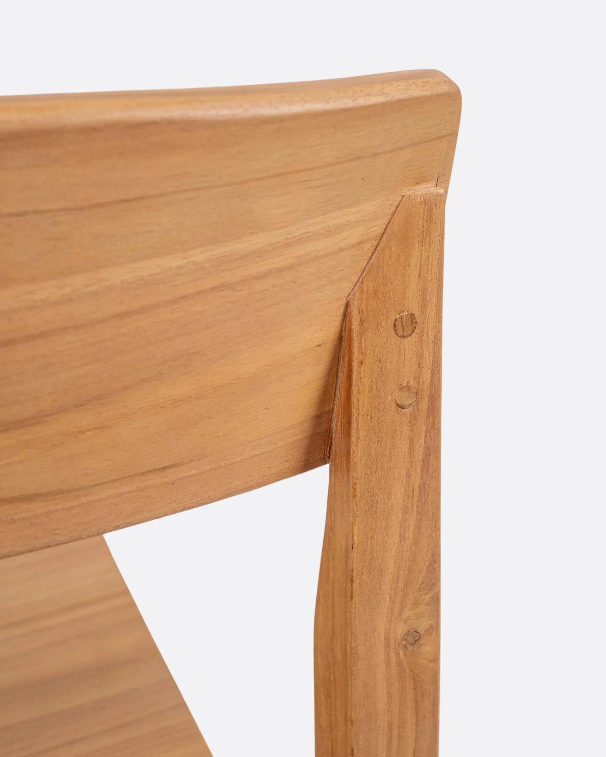 Silla apilable de teca Rawi Wa