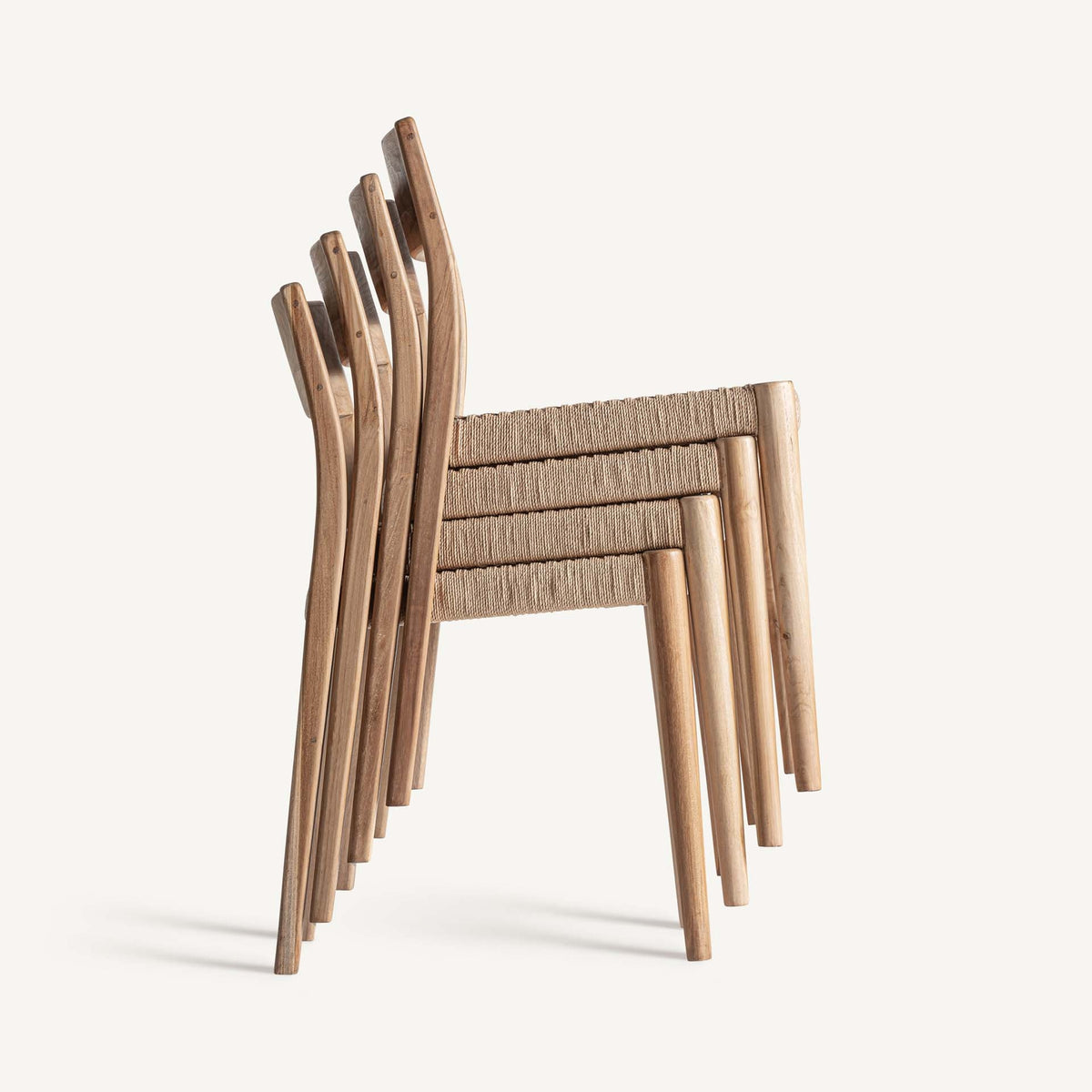 Silla apilable de teca y fibra natural Montanejos