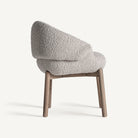 Silla baja de olmo y tapizado beige Alcossebre
