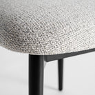 Silla de arce negro y tapizado gris Forcall