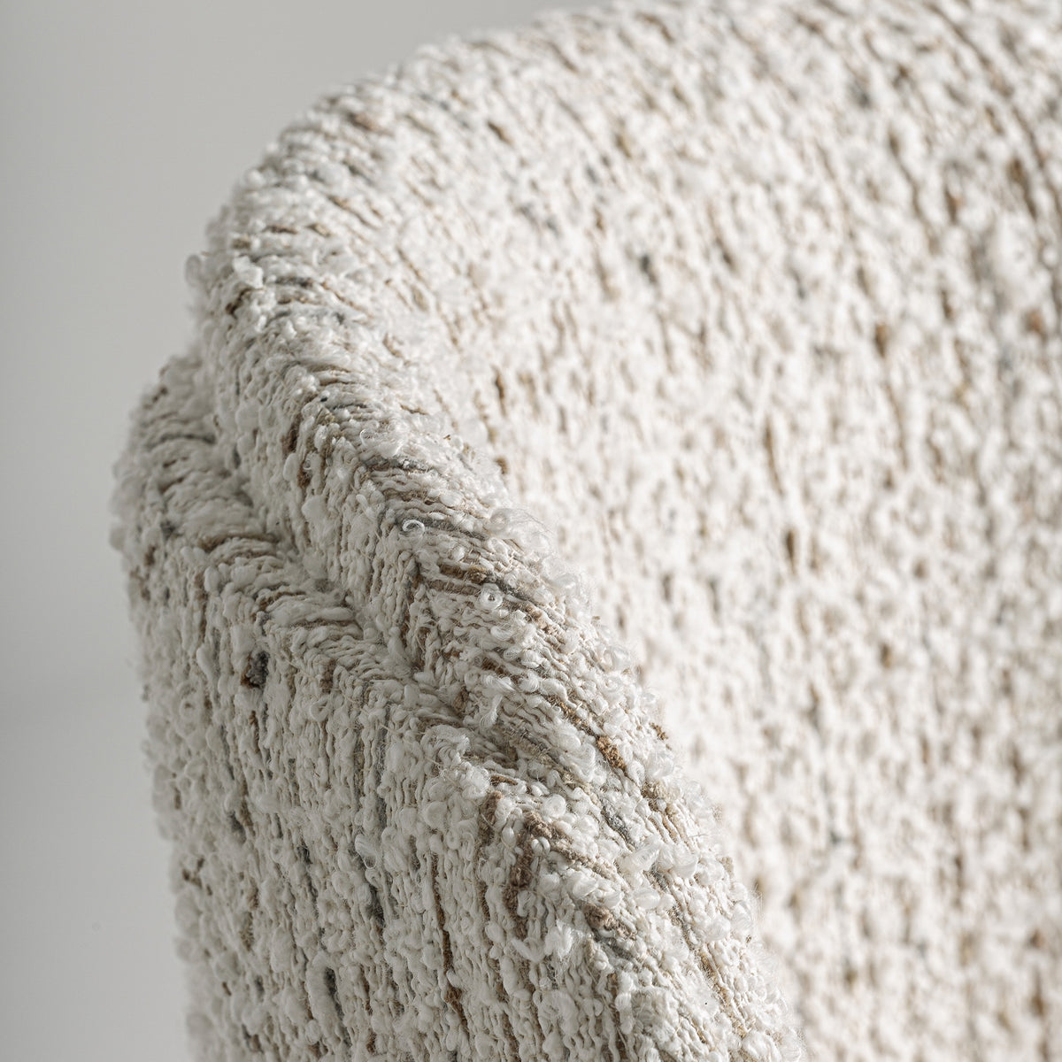 Silla de caucho tapizada en beige Catí