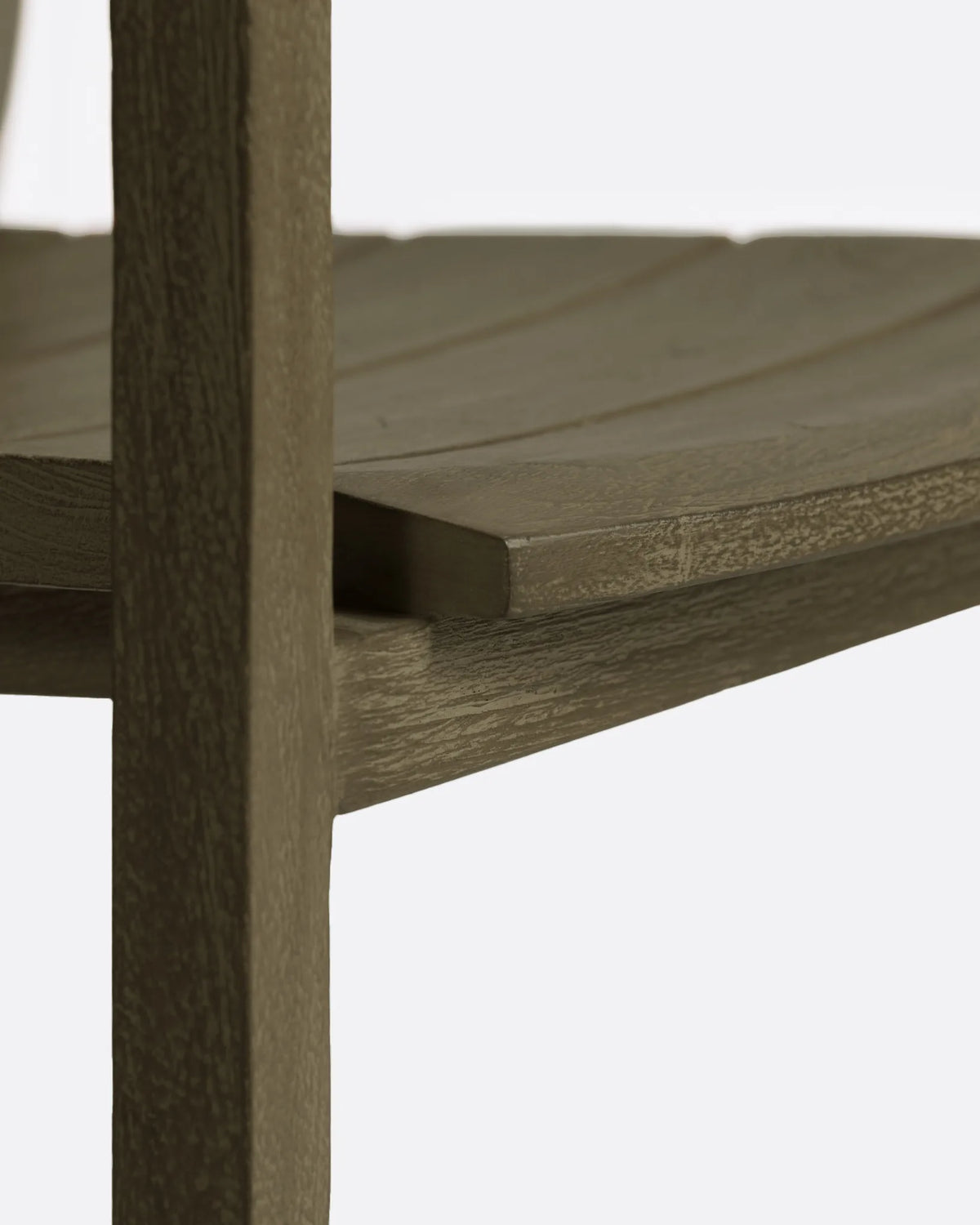 Silla de exterior apilable de teca envejecida Genesis