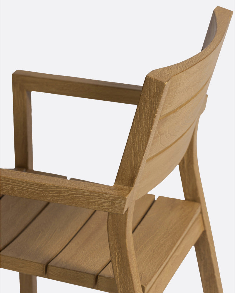 Silla de exterior apilable de teca Genesis