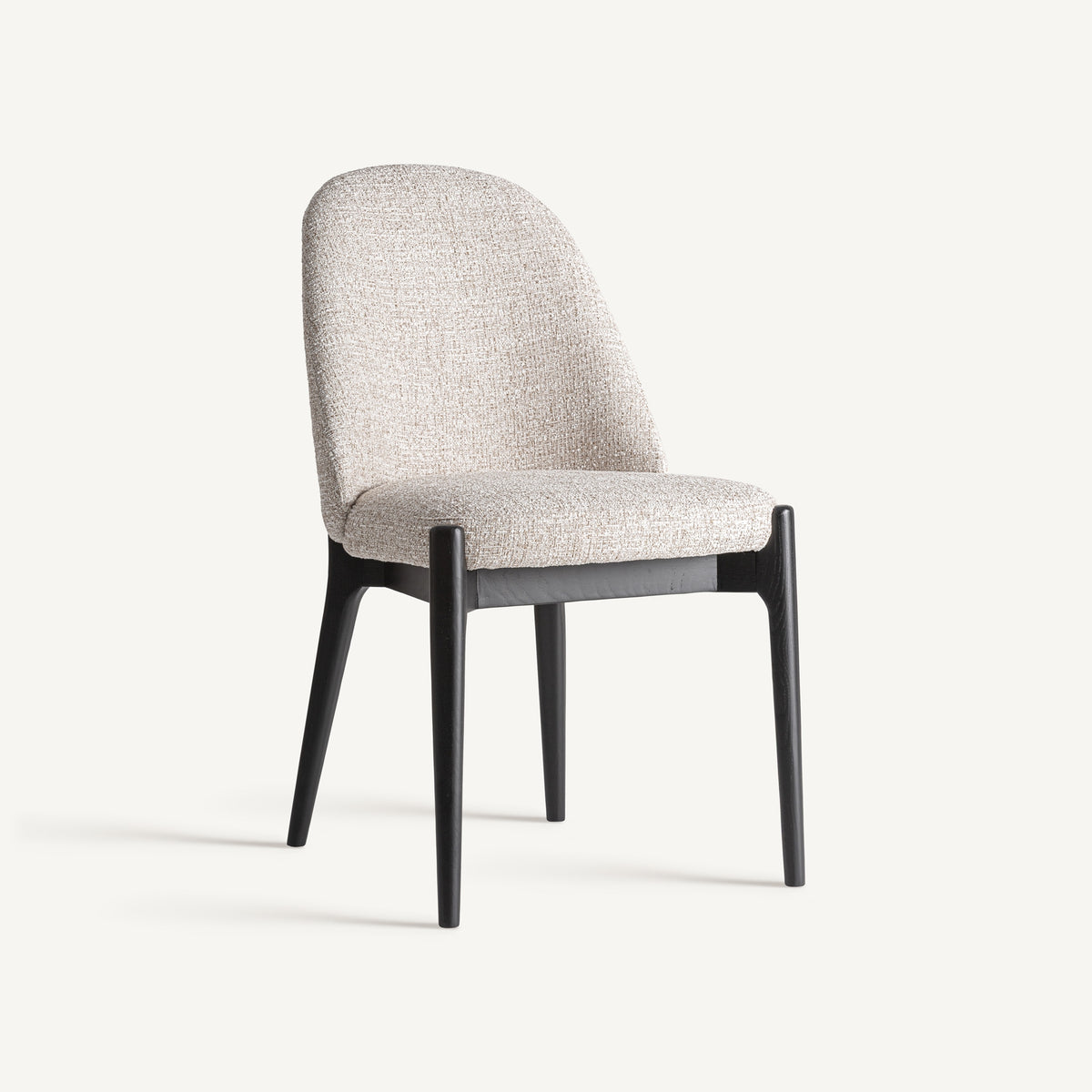 Silla de fresno negro y tapizado beige Quatretonda