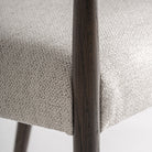 Silla de fresno negro y tapizado gris Navarrés