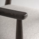 Silla de fresno negro y tapizado gris Navarrés