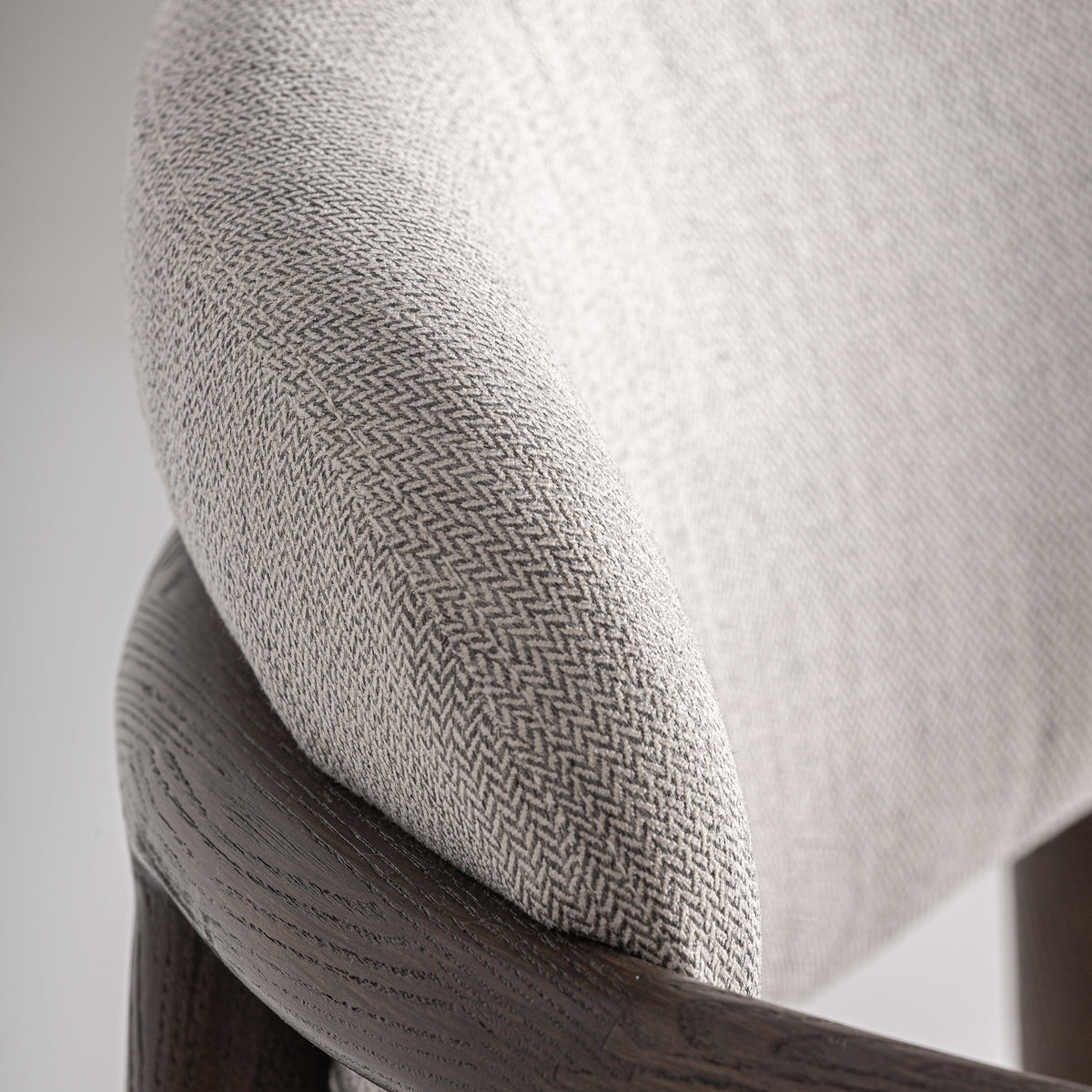 Silla de fresno tapizada blanco roto Supetar