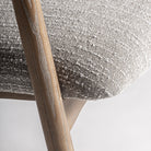Silla de fresno tapizada en gris Culla