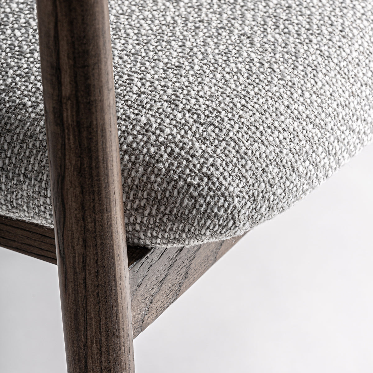 Silla de fresno tapizada gris Benirràs