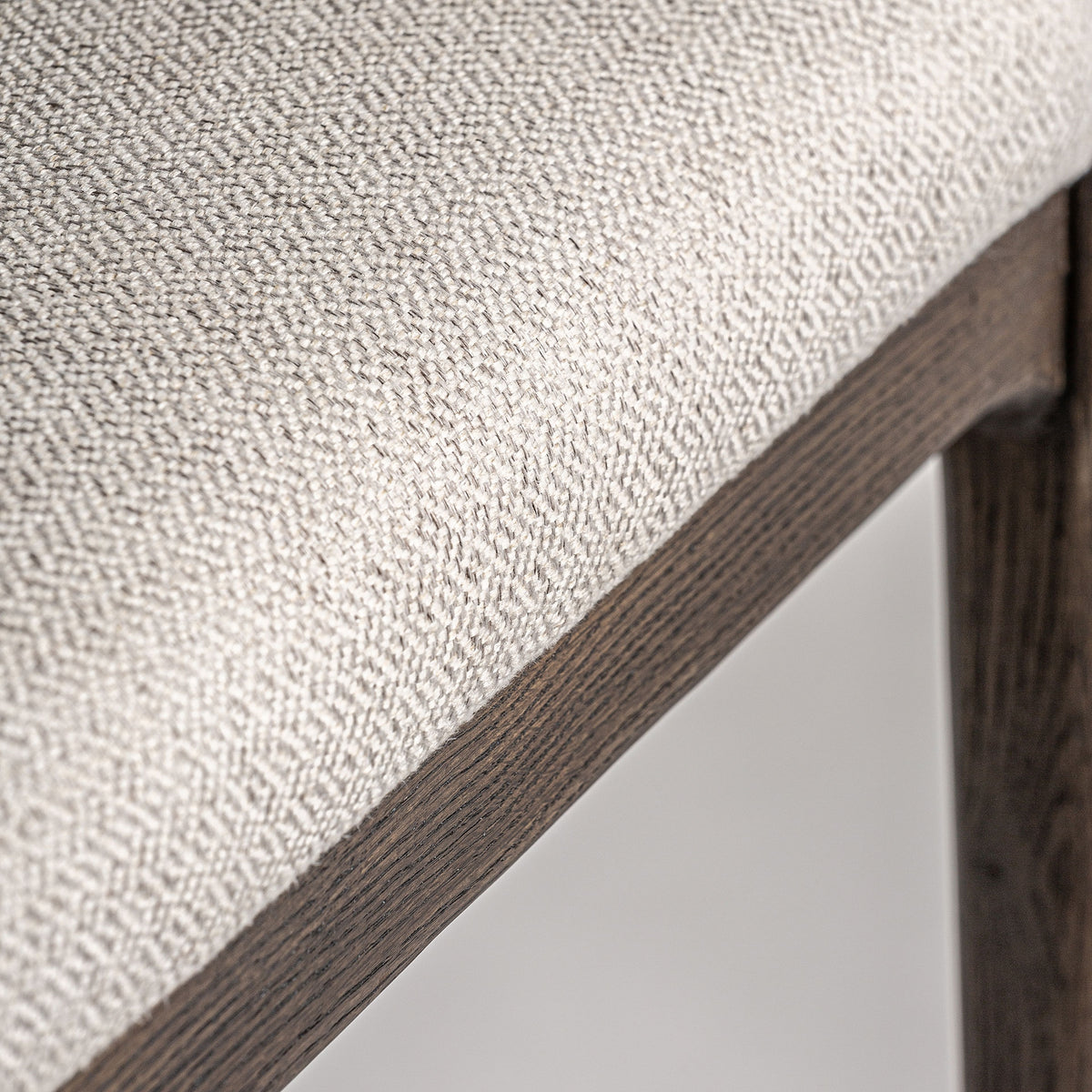 Silla de fresno y tapizado beige Vinaròs