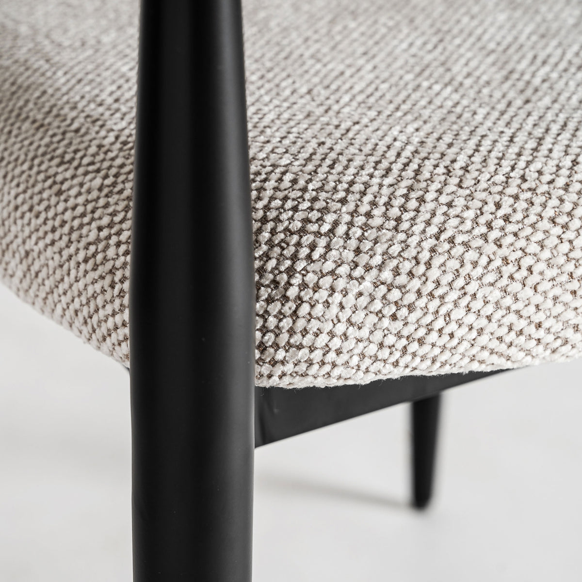 Silla de hierro y poliéster negro Novigrad