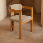 Silla de madera de olmo tapizada Gisela