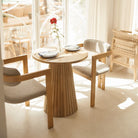 Silla de madera de olmo tapizada Gisela