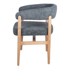 Silla de madera tapizada con brazos Tejat