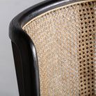 Silla de ratán y terciopelo camel Balàfia