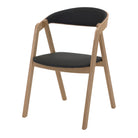 Silla de roble tapizada con brazos Capella