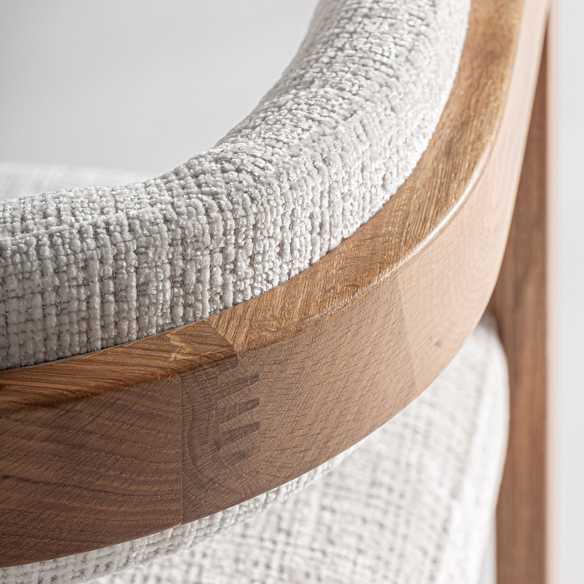 Silla de roble y tapizado beige Llutxent