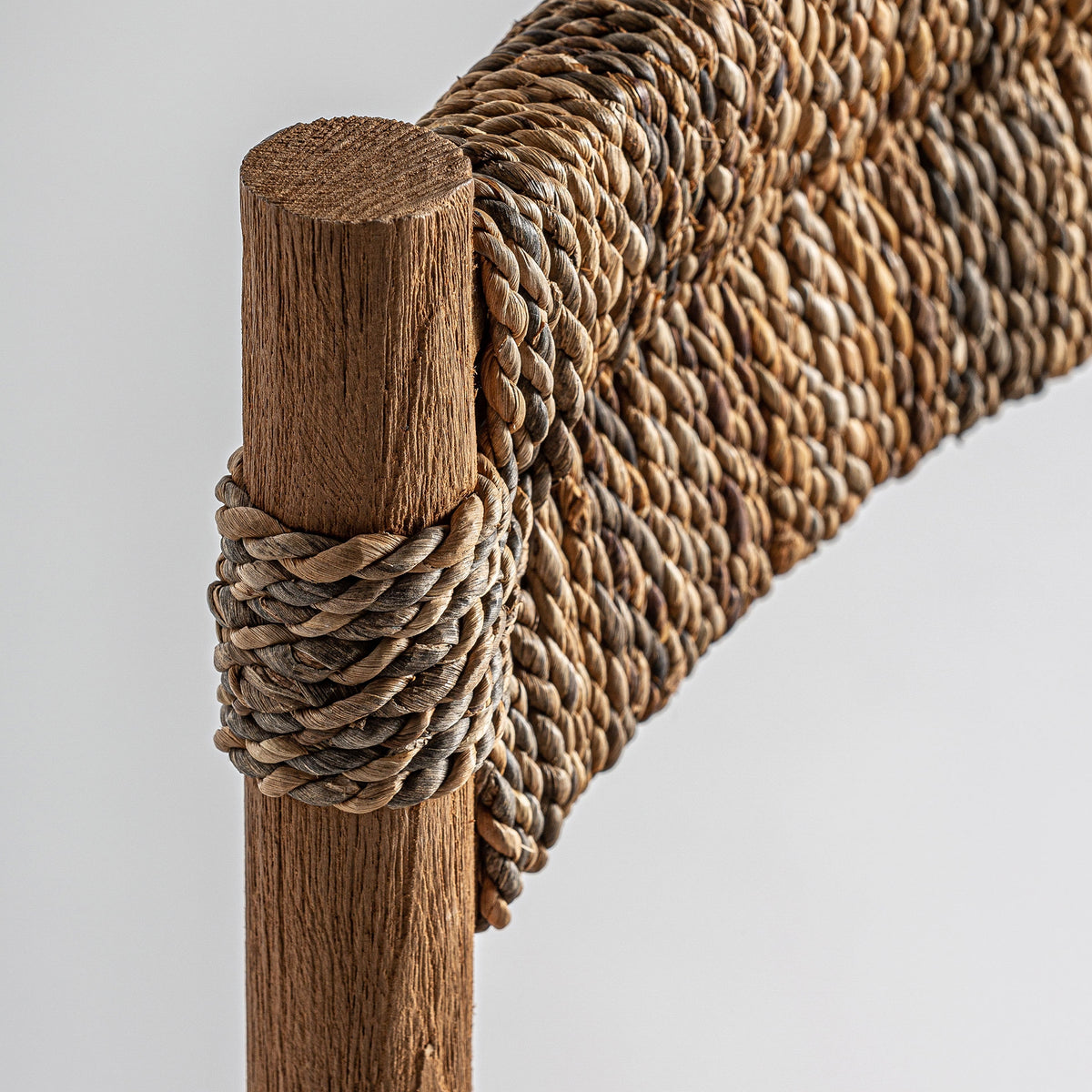 Silla de teca y fibra natural Xaló