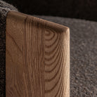 Silla tapizada de roble Laguar topo
