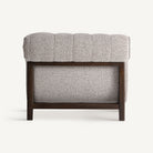Sillón amplio de fresno tapizado gris La Mola