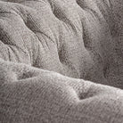 Sillón amplio de fresno tapizado gris La Mola