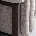 Sillón amplio de fresno tapizado gris La Mola