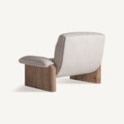 Sillón amplio de olmo tapizado beige Es Caló