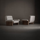 Sillón amplio de olmo tapizado beige Es Caló