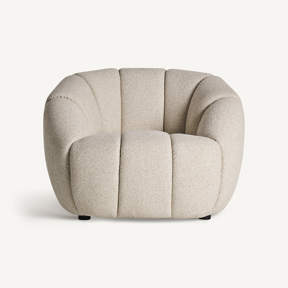 Sillón bajo tapizado beige Sa Caleta