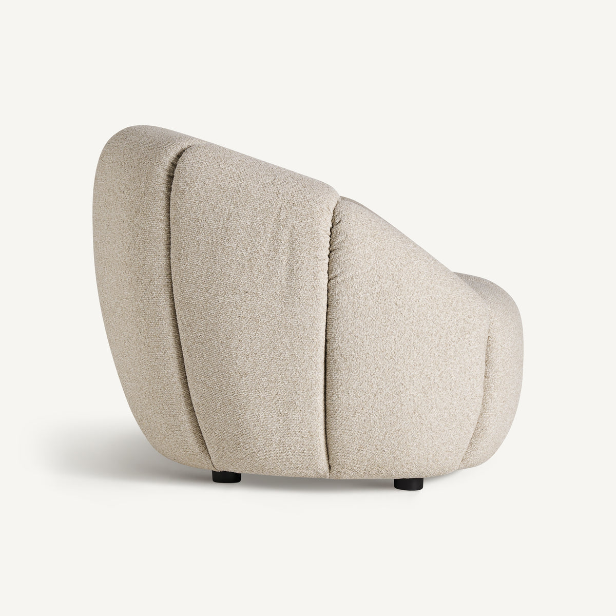 Sillón bajo tapizado beige Sa Caleta