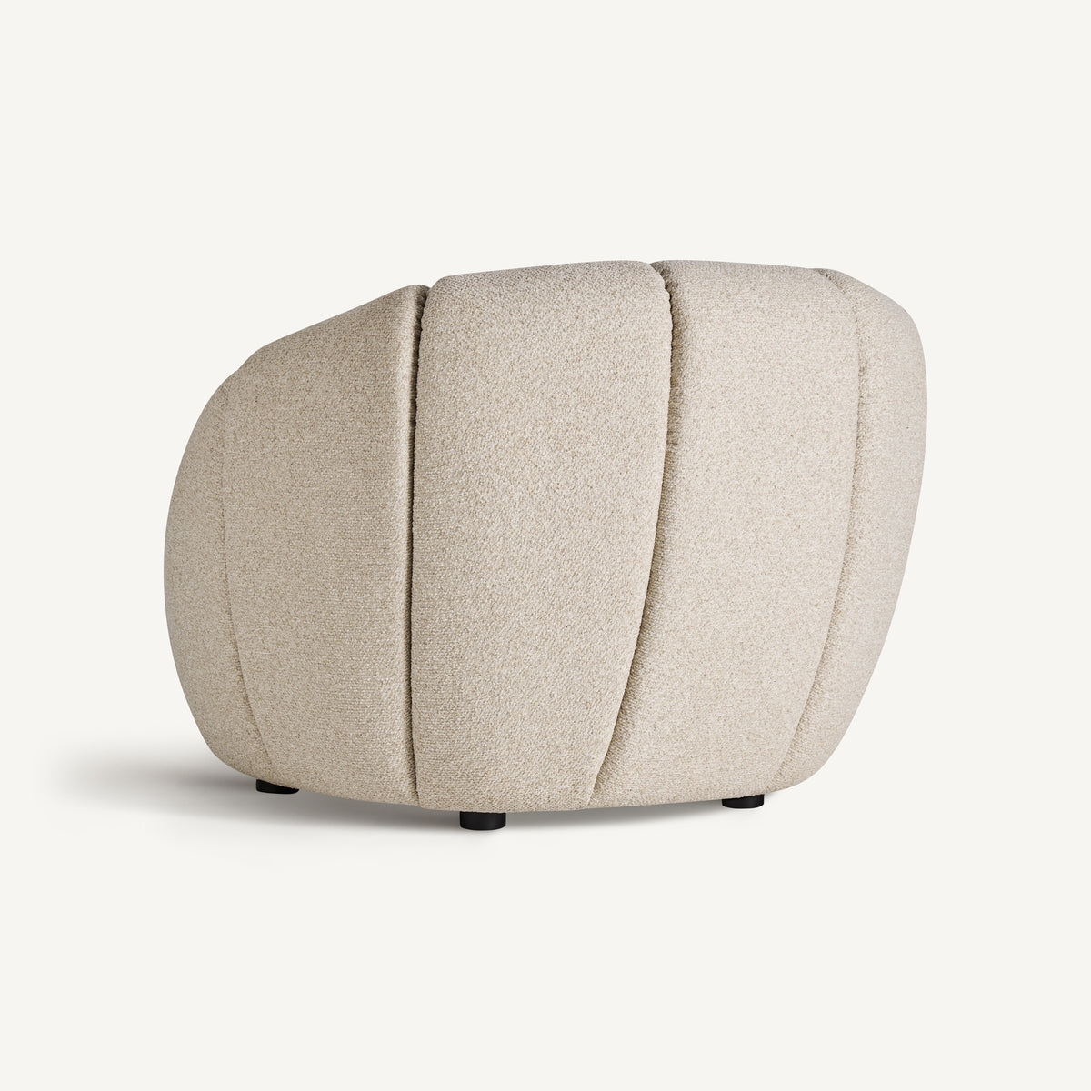 Sillón bajo tapizado beige Sa Caleta