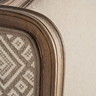 Sillón colonial de madera de mango y tapizado beige Savoca