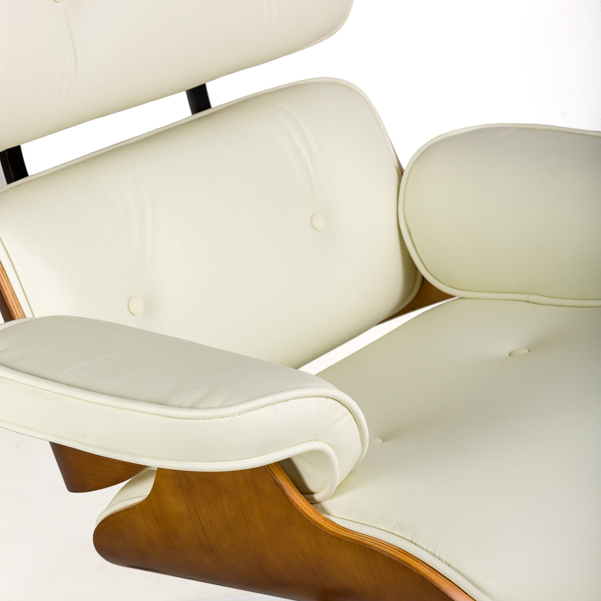 Sillón con reposapiés de piel Bomfim
